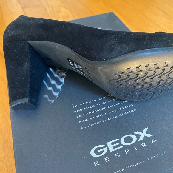 Black Geox suede shoes - Picture 2 of 6